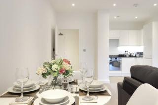 Luxury 1 Bed Flat in St Albans, Modern, WiFi, Six Minutes from Train Station - St. Albans - 0