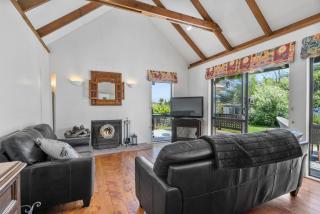 Waimea Cottage - Waikanae Holiday Home - 8