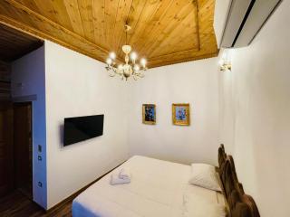 Boutique Hotel Praga - Gjirokastër - 5