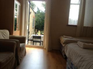 The Crystal Lodge Hotel - Croydon - 5