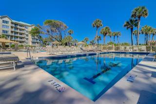Luxury 2 BR 2 BA Oceanfront Condo King Bed 2 Twins Bikes & Beach Gear included - 7
