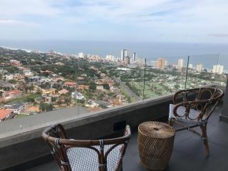 Umhlanga Arch - Ocean Views, Queen size bed plus free wifi - Durban - 9