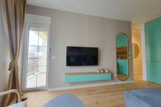 Luxury Green Apartment - Center - Balcony View - Free Parking - 4