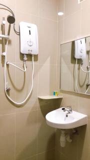 Alexis KT Roomstay - 6