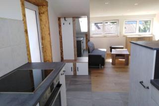 Komplette Dachwohnung mit Balkon und Bergblick - 7