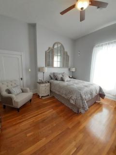 Queens Chamber w King Heavenly Bed at Nottingham Place in Wise - Wise - 0