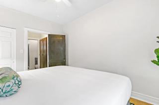 DECOM - Convenient 2BR Apt close to Shops, Dining, Loyola - Lunt 2S - Chicago - 5