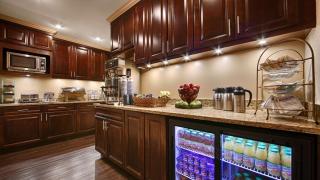Best Western Plus Hawthorne Terrace Hotel - 7