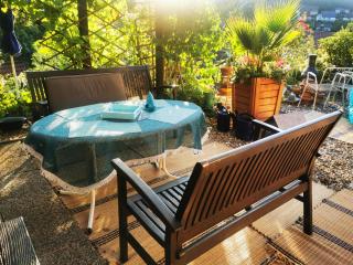 Ferienhaus mit riesen Garten, drei Terrassen, toller Aussicht am Waldrand, auch als Monteur-Wohnung - Hemer - 2