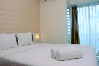 Comfy with Modern Style 1BR Grand Kamala Lagoon Apartment By Travelio - 3
