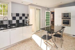 Appartement spacieux à Port-de-Bouc avec piscine et vue mer - 3