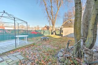 Colorful Abode with Yard, 9 Mi to Sesame Place! - 9