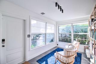 Breezy Coastal Retreat with Yard, 3 Mi to Palm Beach - 6