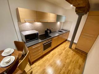 Stewart Docks Apartment - 6