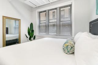 DECOM Prime 2BR Apartment close to Park & Lakefront - Roscoe GN - Chicago - 6