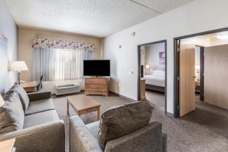 Red Lion Inn & Suites Goodyear - Goodyear - 2