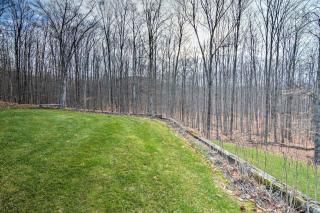 Petoskey Apartment with Yard, Fire Pit and Gas Grill! - Petoskey - 9