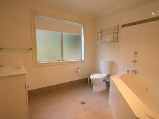 14 Cobbon Crescent - 2