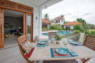 Quiet Luxury Paradise Fab Staff Lebah Villas Central Ubud - 1