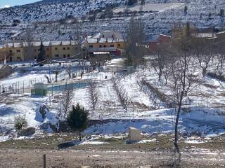 CASERIO INAZARES - CASAS DE MONTAÑA CON CHIMENEA Y NIEVe - 9