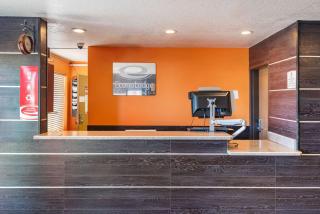 Econo Lodge Pueblo North - 7