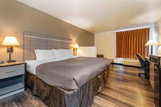 Econo Lodge Pueblo North - 3