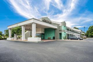 Quality Inn Greenville near University - Greenville - 8