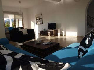 Mariandy Villa 2 - Coral Bay - 1