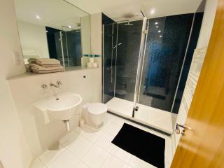 Stewart St James Walk Apartment - 7