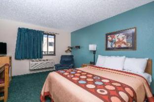 Super 8 by Wyndham Baxter/Brainerd Area - Baxter - 2