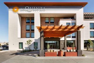 La Quinta Inn & Suites by Wyndham Santa Rosa Sonoma - 0