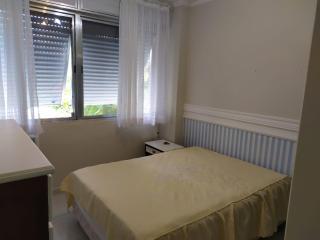 Guarujá Enseada - Apto 200m da praia - 02 dorm. Wi-fi + AR + Estacionamento - 1