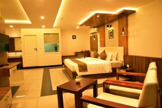 WHITE SUITE HOTEL - Kozhikode - 0