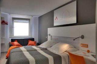 Hotel Bed4U Pamplona - 1