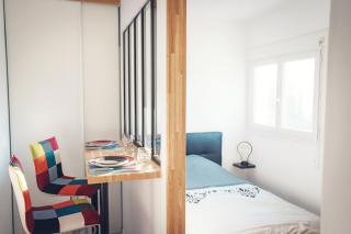 Studio cosy les pieds dans l'eau, climatisé, Parking privé, Vue montagne - 1