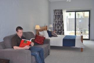Brayfield Cottage - 3