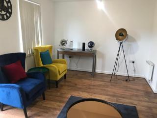 Garland Modern 3 Bedroom House with Parking & Garden Dartford 2 - 6