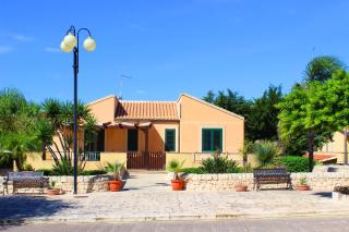 Le tre gorgoni - Marina di Modica - 0