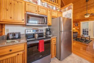 OVER THE MOUNTAIN - Smoky Mountain View Cabin - Sevierville - 3