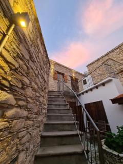 Christiana's stone studios - Pano Lefkara - 6