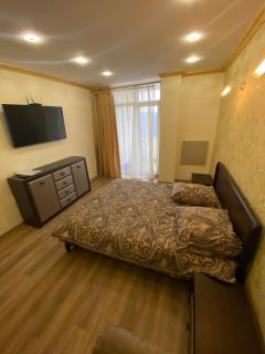 вул Роксолани , 16 центр 300 м до бювету - Truskavets - 9