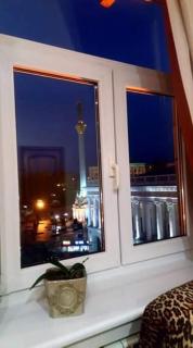 Independence Square · Khreschatyk. View on Independence Sq. fountains - Kiev - 0