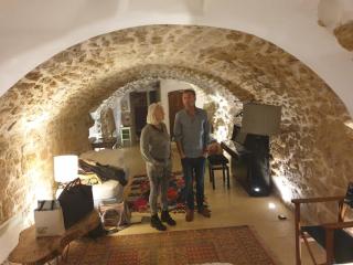 la villageoise, chambre troglodyte pitoresque au cœur du village - Rognes - 2