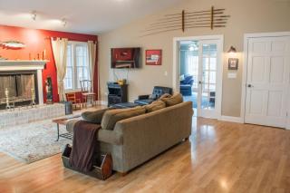 Ravenswood Pool House - 9
