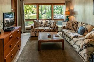 Casual Lake Living - 3