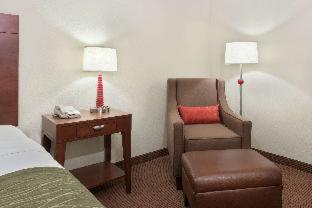 Comfort Inn Fayetteville near Fort Bragg - 9