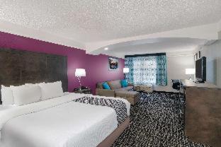 La Quinta by Wyndham Latham Albany Airport - 6