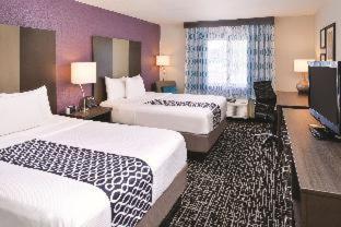 La Quinta by Wyndham Fayetteville - 2