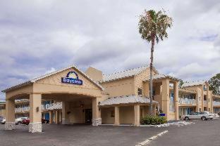 Days Inn by Wyndham Daytona Beach Speedway - 5