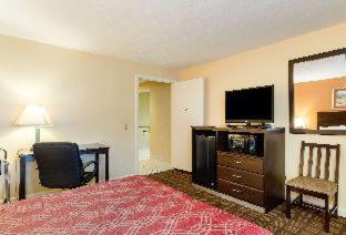 Howard Johnson by Wyndham Malden Boston Area - 1